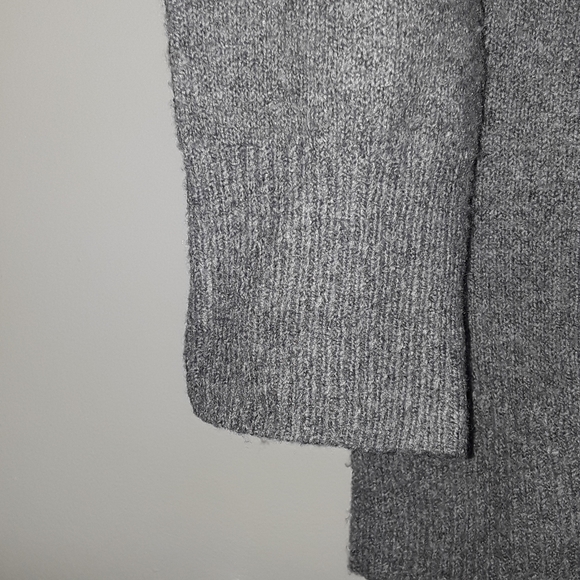 Liz Claiborne Sweater Buttons at the Side - Picture 4 of 5